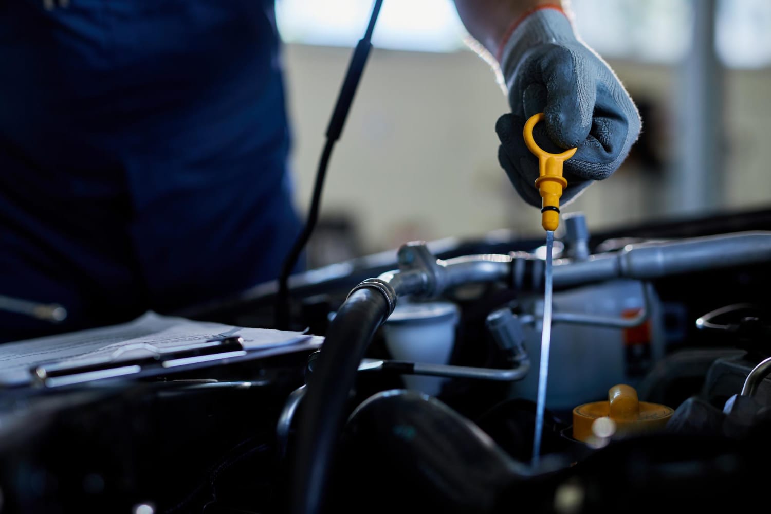 ¿A las cuántas millas se le cambia el aceite a un carro? Guía para cuidar tu motor