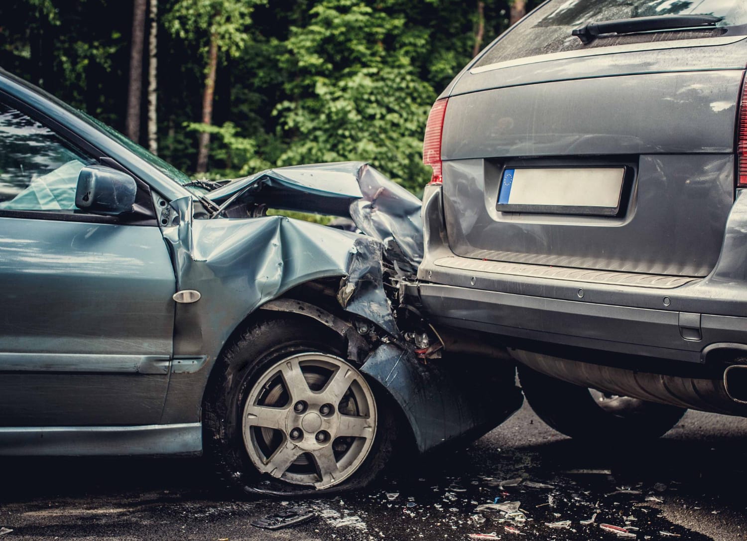 ¿Qué hacer cuando le pegas a un carro?: Guía práctica y legal paso a paso